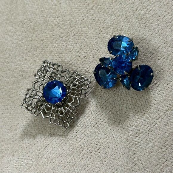 Lot Of 2 Vintage Brooches Pins Small Silver-tone & Blue Rhinestones Prong Set - Picture 2 of 7